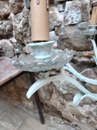 Lámpara de bronce y cristal pintada en blanco