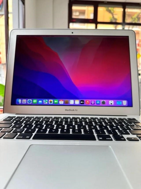 MacBook Air 2017 i5 128 GB 8 GB RAM argento