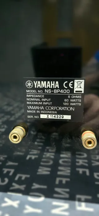 Altavoces Yamaha + 3 Satélites Negros