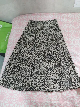 Falda leopardo shein