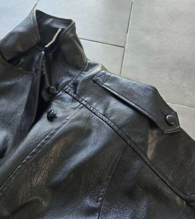 Giacca in ecopelle nera