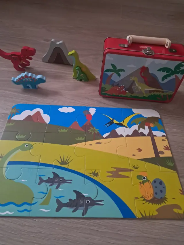 Maletín Dinosaurios Montessori