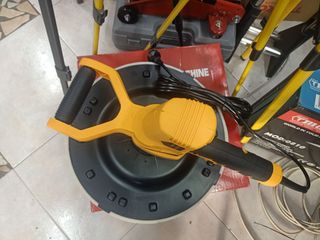 Frattazzo elettrico con velocità regolabile