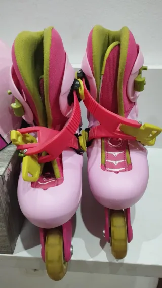 Casco y Patines Rosas Infantiles