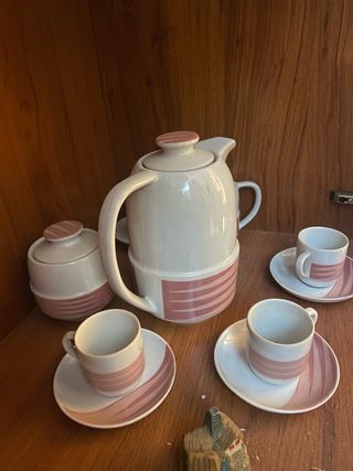 Juego de tazas y tetera
