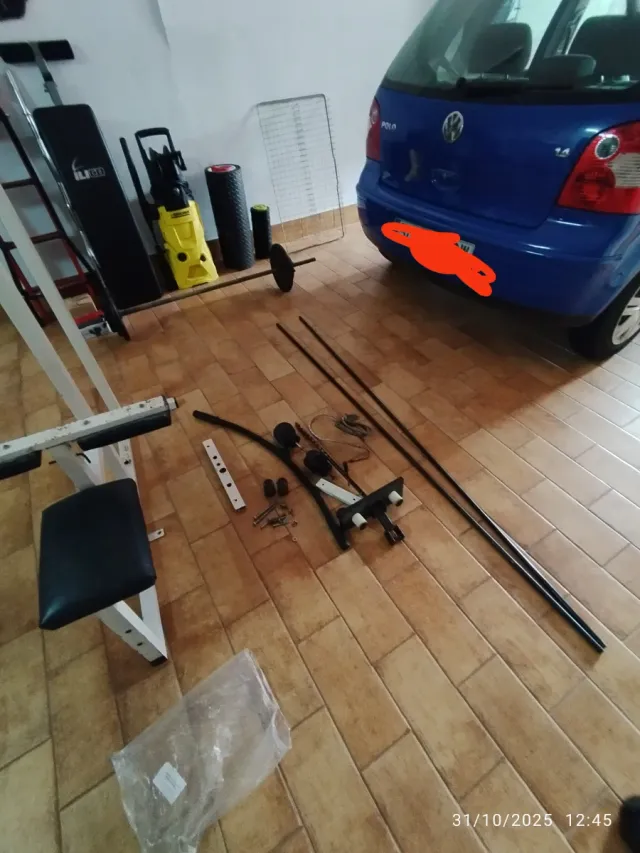 Aparato de polea alta con 100 kg