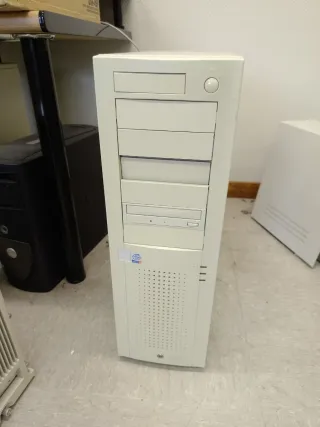 Torre Ordenador Antigua Beige