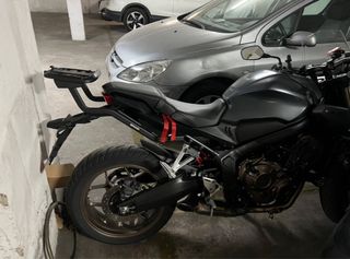 Baul Shad SH47 y herrajes( soporte) para CB650R