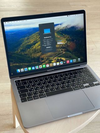 MacBook Pro 13 2020 Gris Espacial 4 Thunderbolt