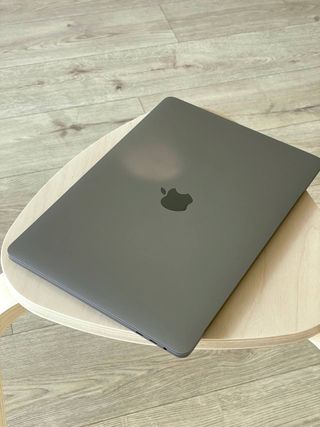 MacBook Pro 13 2020 Gris Espacial 4 Thunderbolt