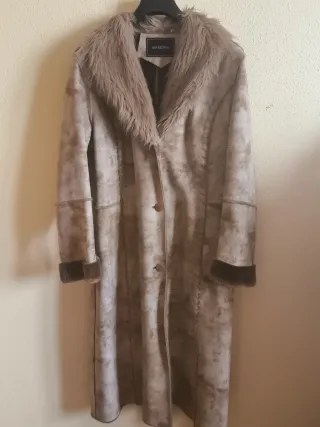 PRECIOSO ABRIGO LARGO CHICA RECTO ANTELINA T-40