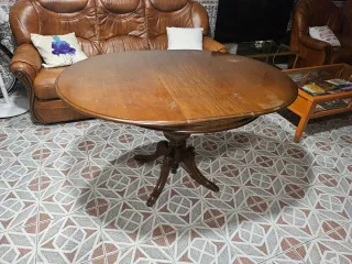 Mesa redonda extensible de madera.
Dejar mensaje.