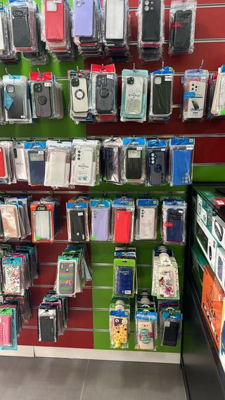 Equipamiento para tiendas de telefonía móvil