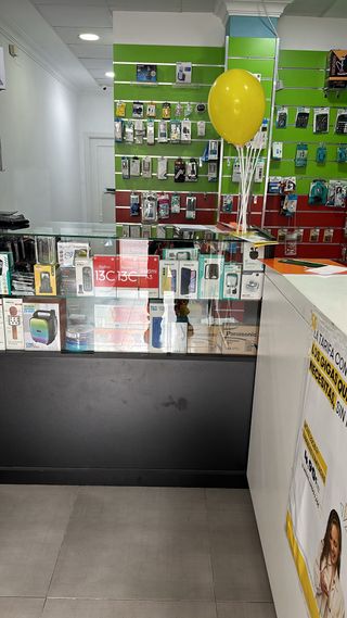 Equipamiento para tiendas de telefonía móvil