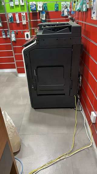 Equipamiento para tiendas de telefonía móvil