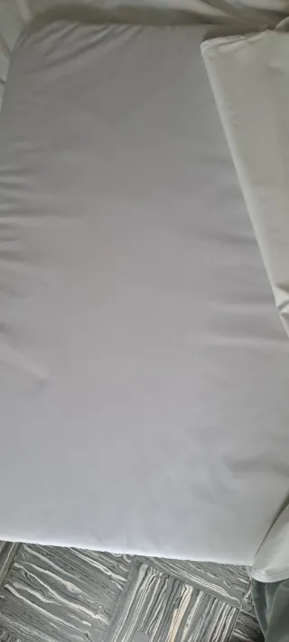 Cuna colecho Chicco Next2Me Gris