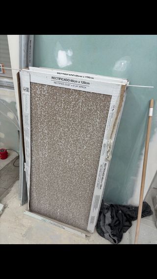 Azulejo porcelánico gran formato