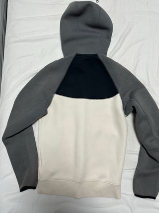 Sudadera Nike Tech Fleece Beige y Gris