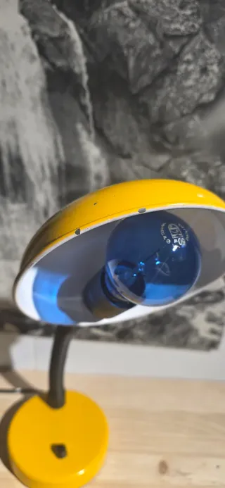 Lámpara flexo vintage botón amarilla