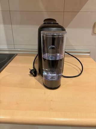 Cafetera Negra con Depósito