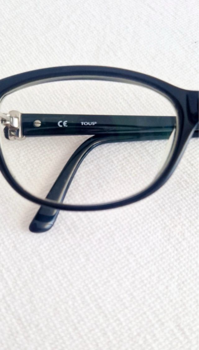 Gafas Tous Montura Negra y Funda Rosa