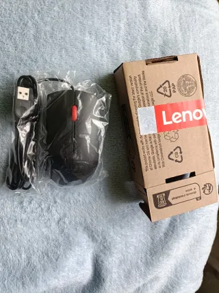 Ratón Lenovo USB Negro con Rueda Roja