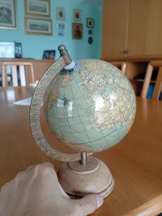 Mappamondo da tavolo