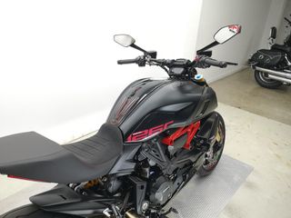 DUCATI DIAVEL S 2022 5014 kms.