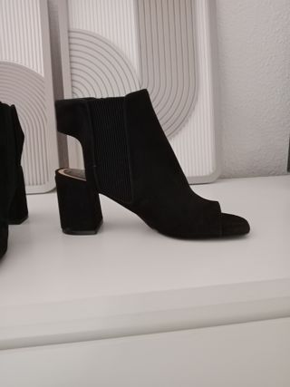 Botines negros destalonados tacón grueso