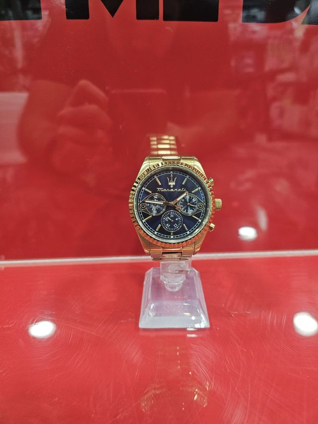 Reloj Maseratti Screw Crown 92912 / Dorado.