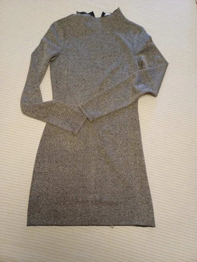 Vestido gris de manga larga