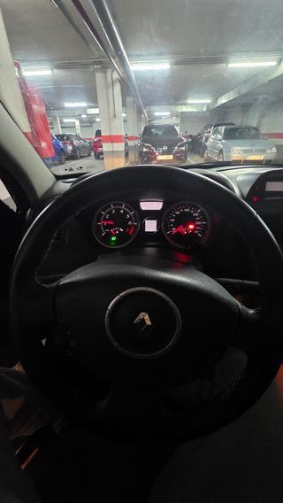 RENAULT Mégane COUPECABR. CONFORT DYNAMIQUE 1.6