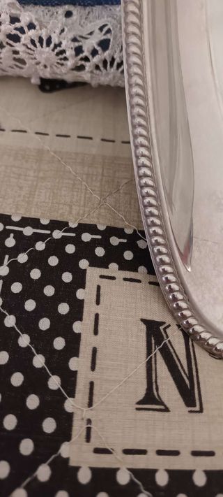 Vassoio in acciaio nuovo