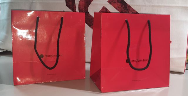 Coppia Shopper / Sacchetti Regalo Sunglass Hut