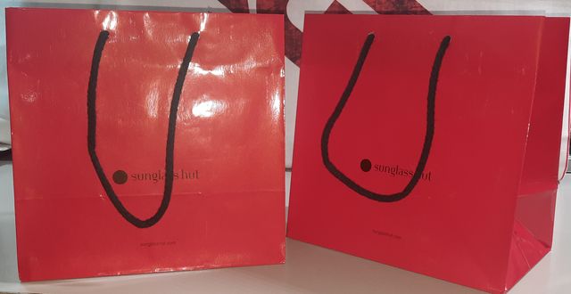 Coppia Shopper / Sacchetti Regalo Sunglass Hut