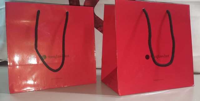 Coppia Shopper / Sacchetti Regalo Sunglass Hut