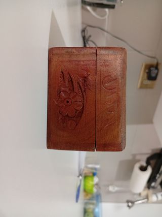 Scatoline intarsiate in legno