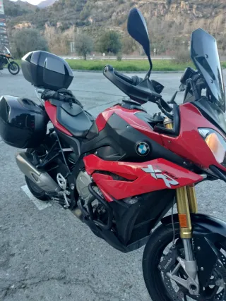 BMW S 1000 XR 2019 altura chasis bajo de fábrica.