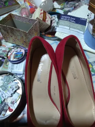 Zapatos de tacón rojos