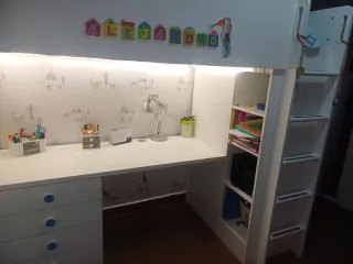 Letto a castello con scrivania e armadio