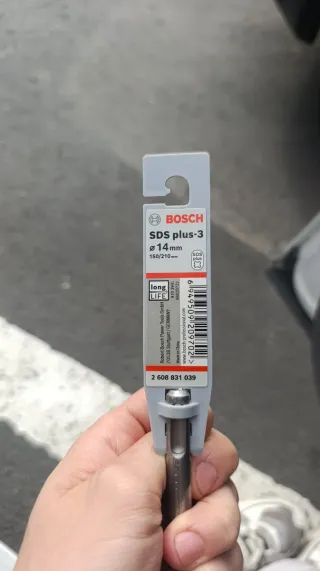 Broca metálica de Bosch SDS plus-3 de 14 mm.