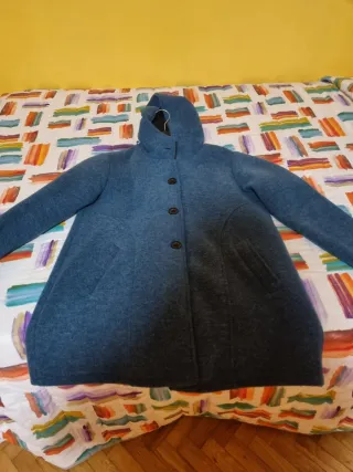 Cappottino blu con cappuccio