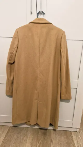 Abrigo Zara color miel