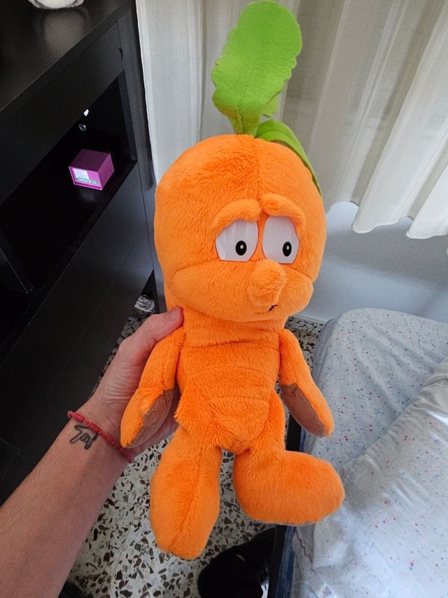 Peluche Zanahoria Divertido