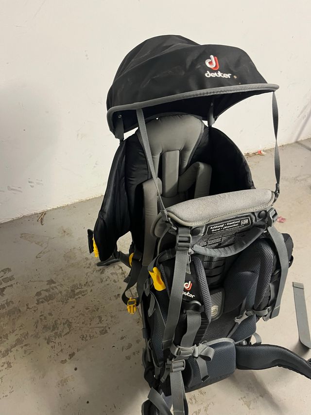 Zaino Deuter per trasporto neonati da trekking