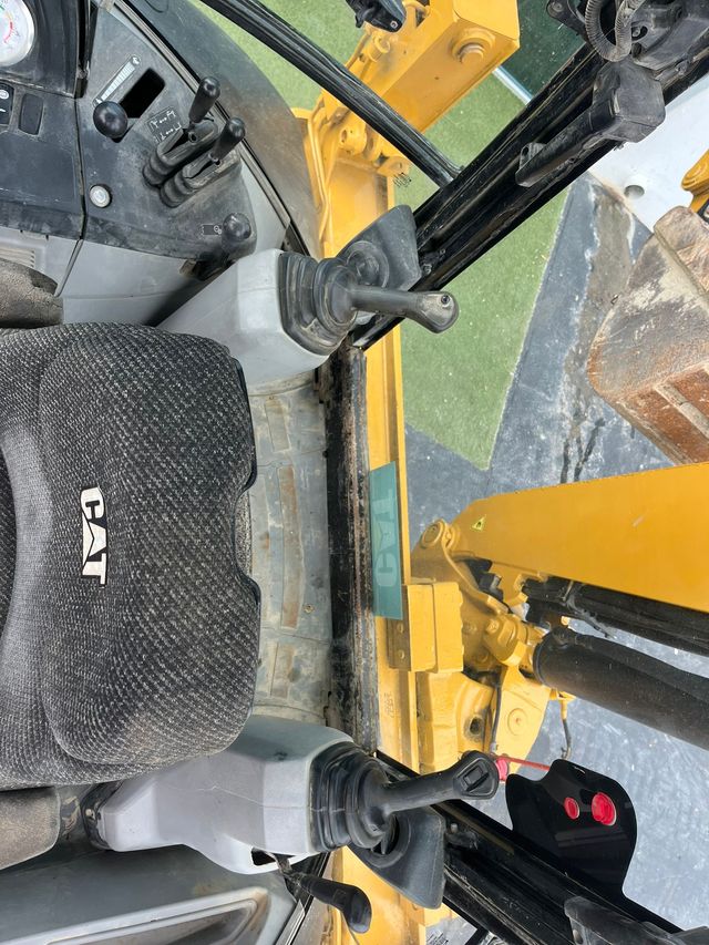 Retroexcavadora CAT 432 E