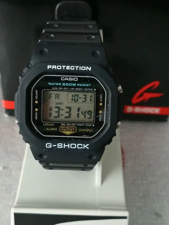 Casio G-SHOCK DW5200