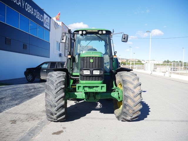 Tractor John Deere 6520