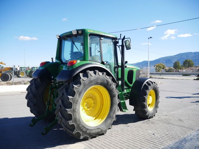 Tractor John Deere 6520