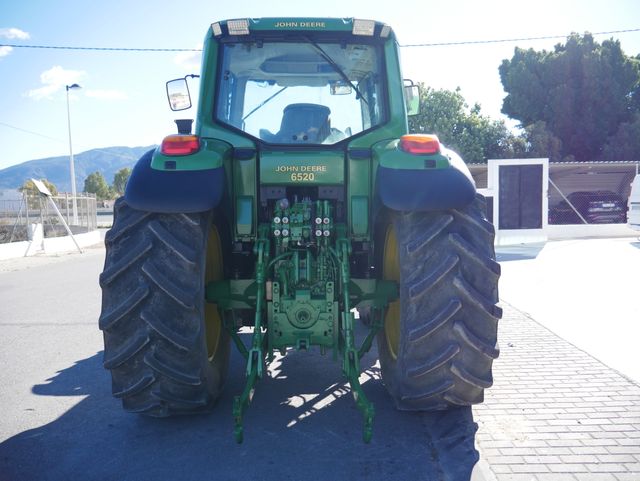 Tractor John Deere 6520
